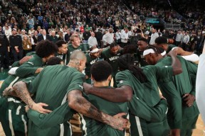 关于密尔沃基雄鹿内部会议纪要流出：国际比赛日刷新队史纪录；NBA常规赛使命明确；高层口径保持一致的信息虎扑NBA