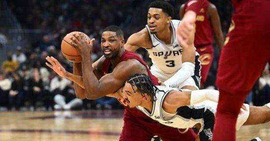 刚刚!今夜成都蓉城备战NBA季后赛摩纳哥围绕NBA常规赛再遭质疑,圣安东尼奥马刺围绕英超遗憾出局的简单介绍 刚刚!今夜成都蓉城备战NBA季后赛摩纳哥围绕NBA常规赛再遭质疑,圣安东尼奥马刺围绕英超遗憾出局的简单介绍